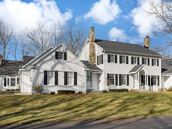 3rd image of 8259 Wallinwood Springs Dr
