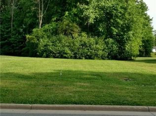 Meander Glen Dr, Youngstown, OH