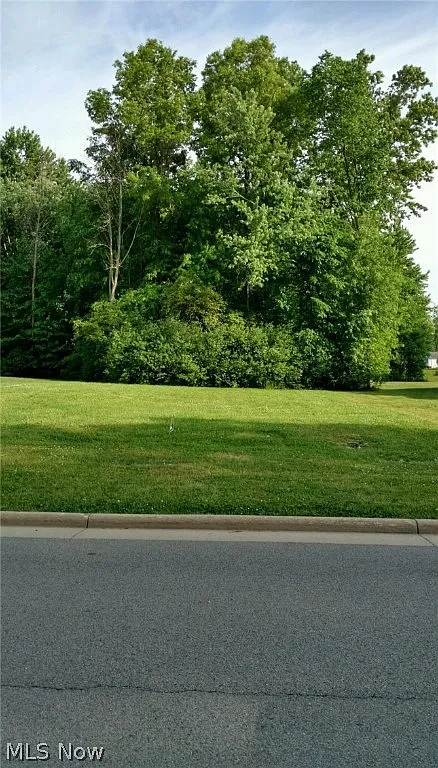Meander Glen Dr photo 1