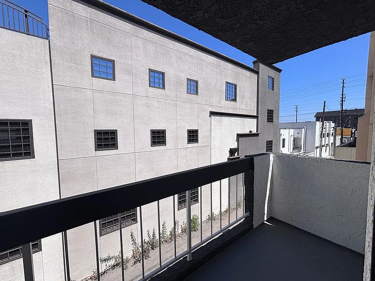 132 Clark Dr — Photo 46