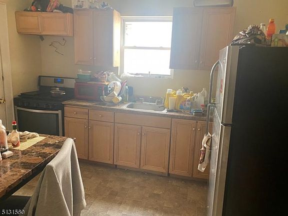 4th image of 79 Aldine St Floor 2