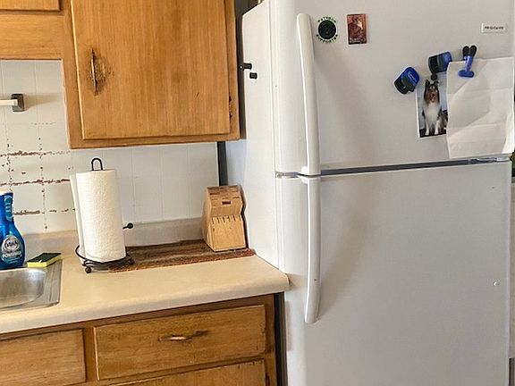2nd image of 313 E Mifflin St APT 3