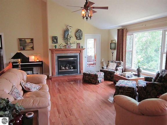 5th image of 4931 Black Bear Dr