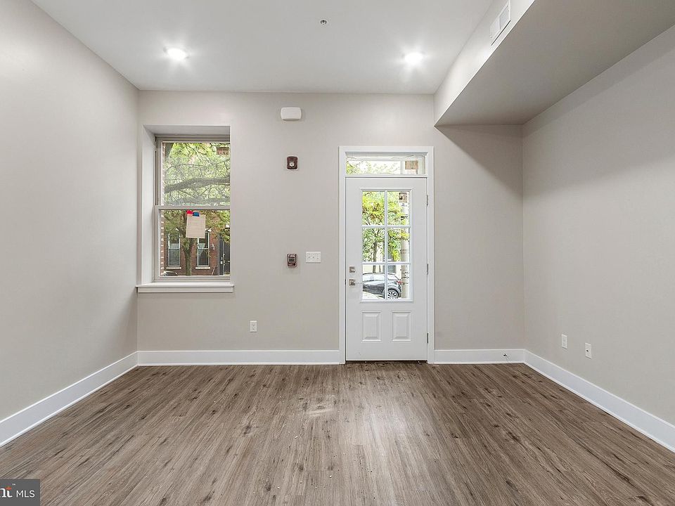 1st image of 1931 Christian St #1