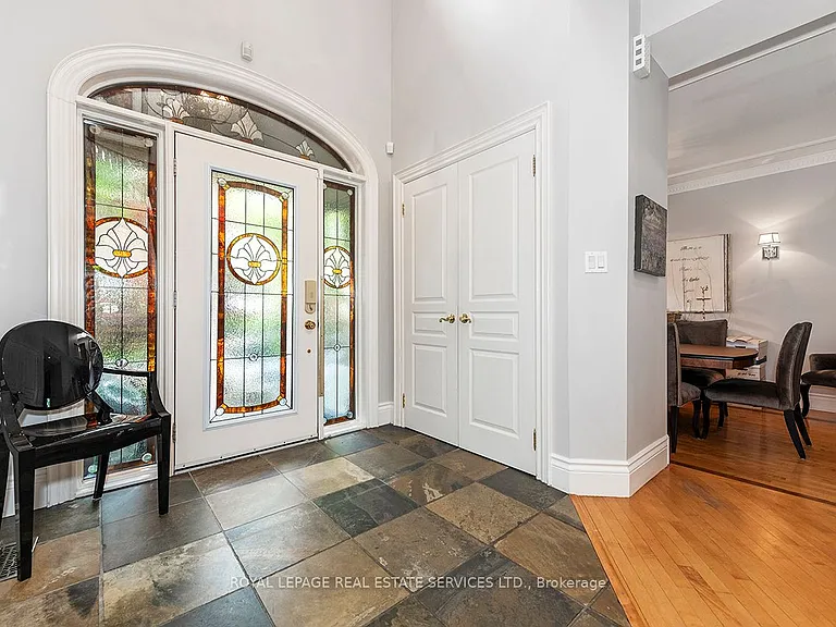 52 Herne Hl — Photo 2