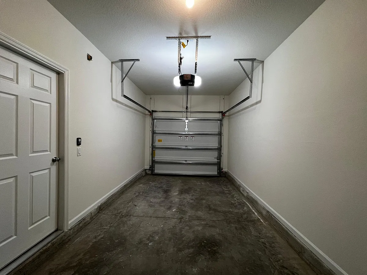 Building Photo - 9883 Fiddleback Ln