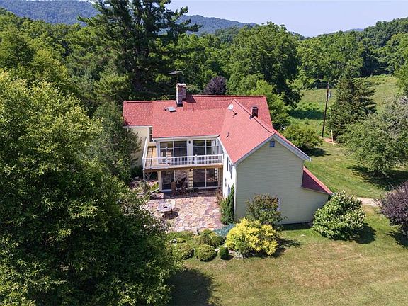 2nd image of 531 Lowland Farm Rd