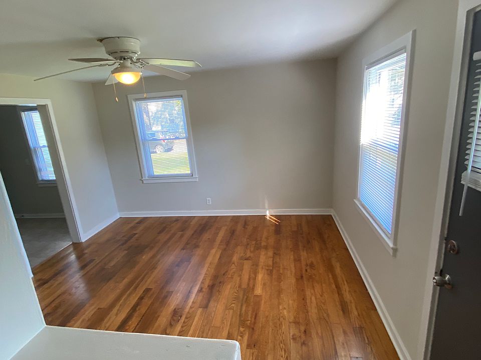 1st image of 55 Thompson Cir #1