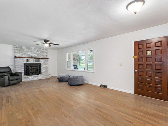 5th image of 14443 Lawrence 1137