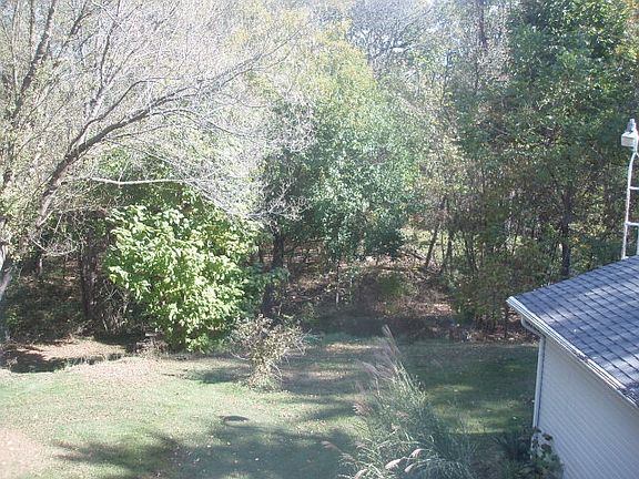 3rd image of 62 Smith Ave