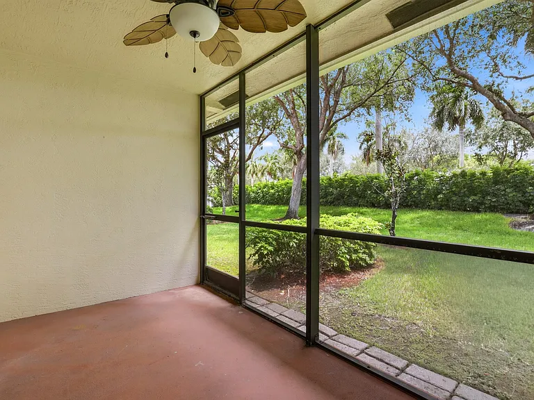 9363 Bridgeport Dr — Photo 30