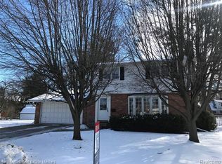 830 Bonhomme Ct, Port Huron, MI 48060