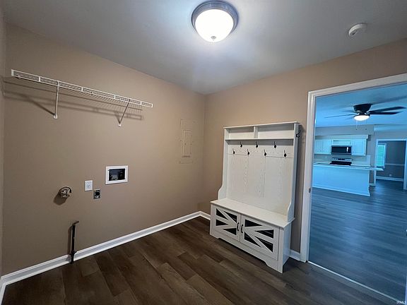 4th image of 7444 Acorn Dr