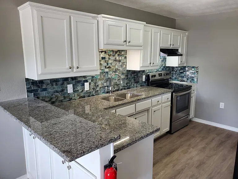 504 W Franklin St #ALVORD — Photo 1