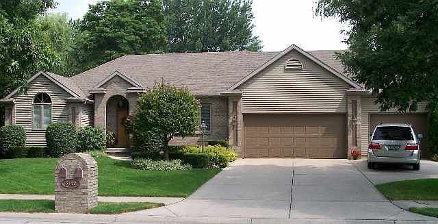 1st image of 3740 Thornridge Dr