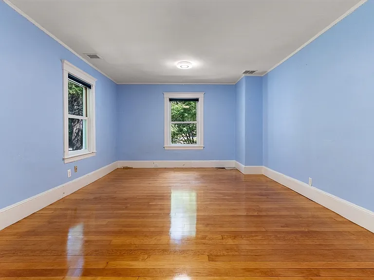 161 Highland Ave — Photo 14