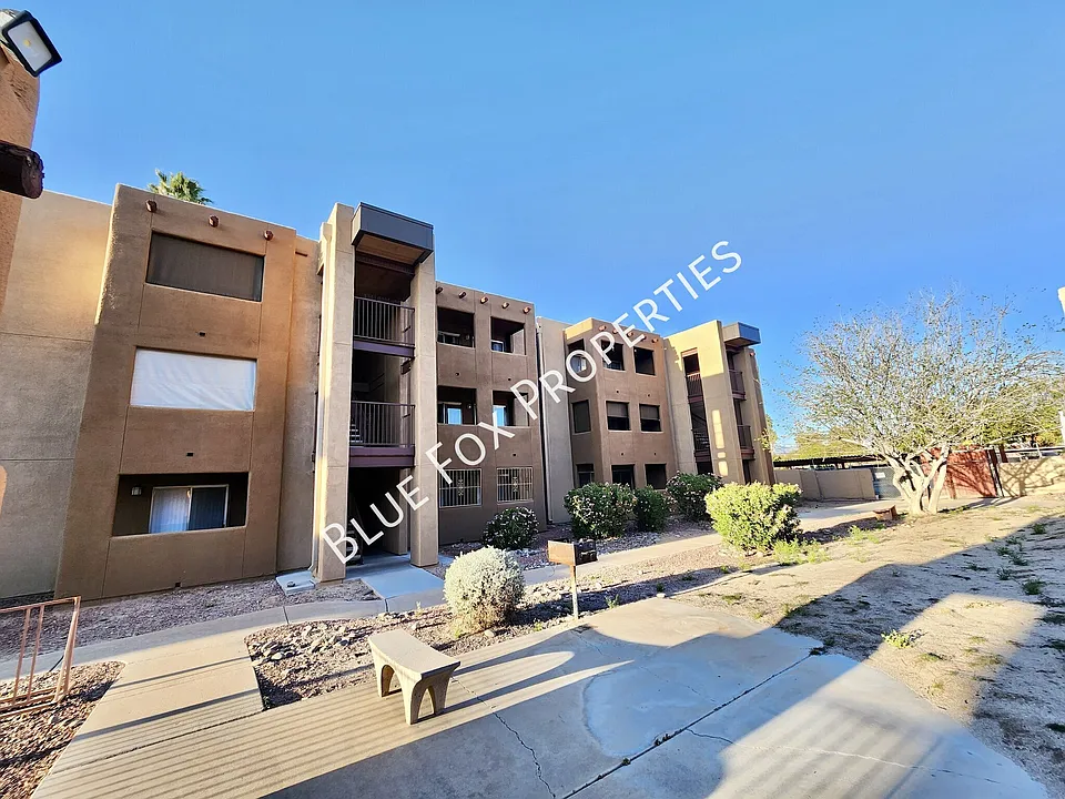 1810 E Blacklidge Dr #215