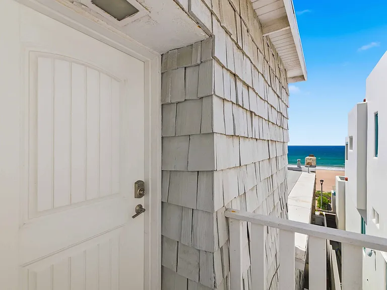 3105 Ocean Dr — Photo 21