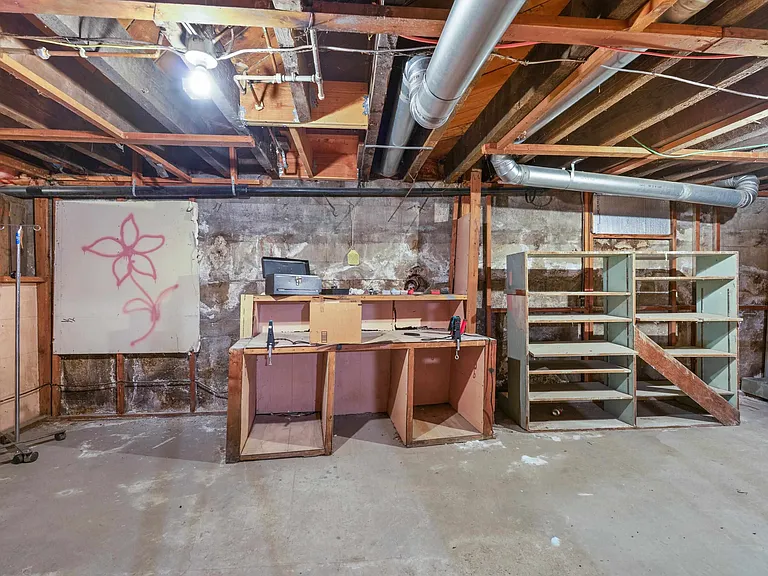 107 E Holland Ave — Photo 33