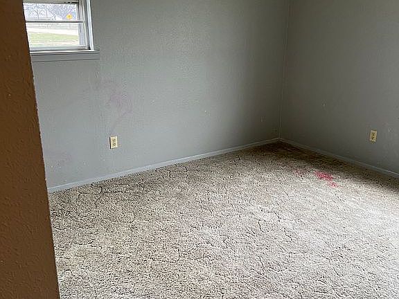 5th image of 208 NE 2nd St