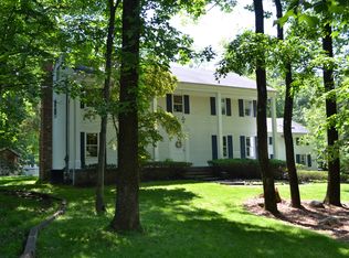 32 Clover Ln, Upper Saddle River, NJ 07458