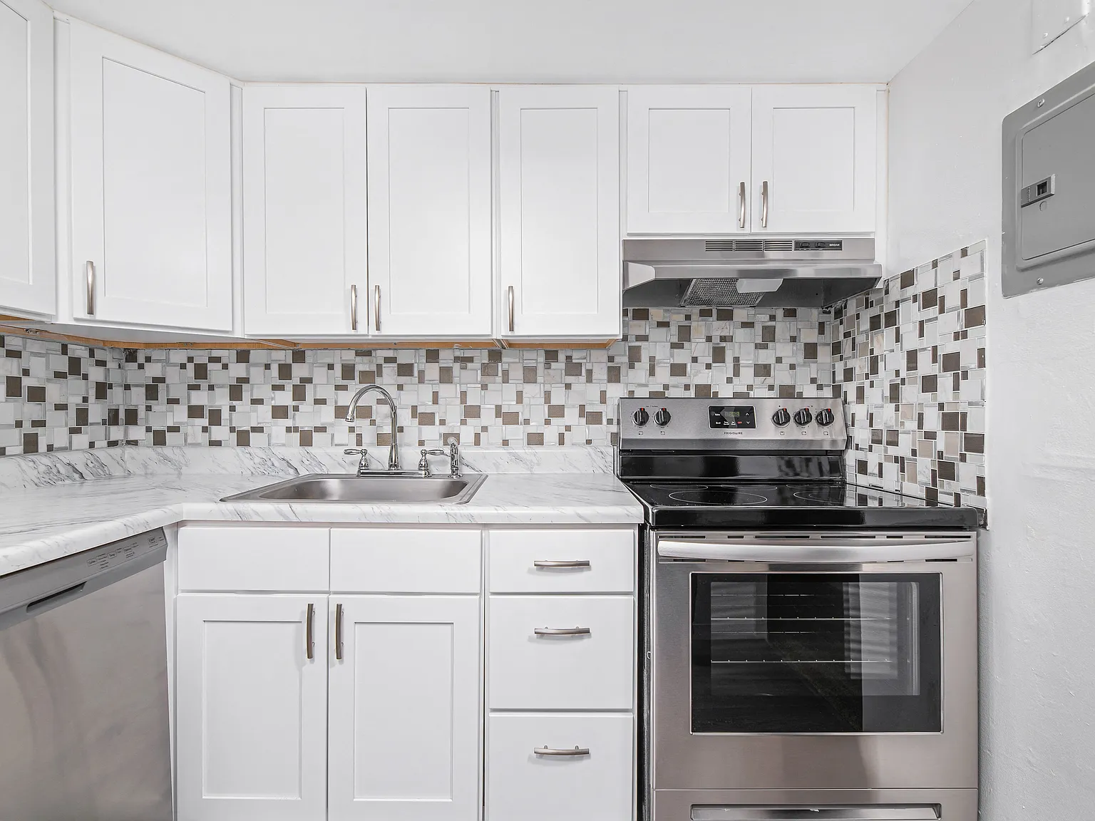 Aspen Grove Apartment Homes — Photo 3