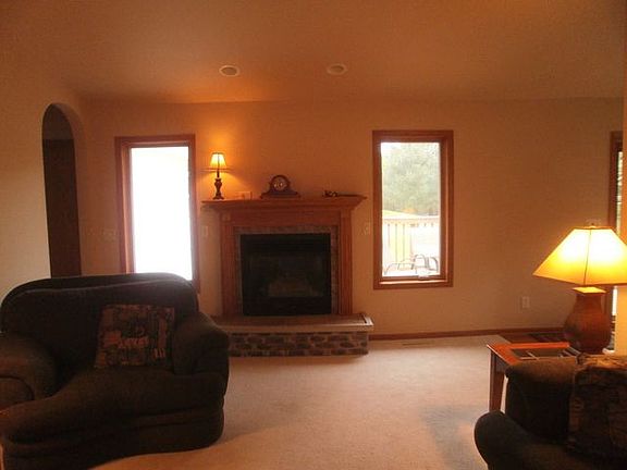 3rd image of 325 Thorsen Trl