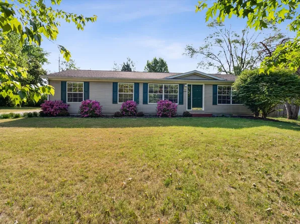 8649 S 12th St, Portage, MI 49024