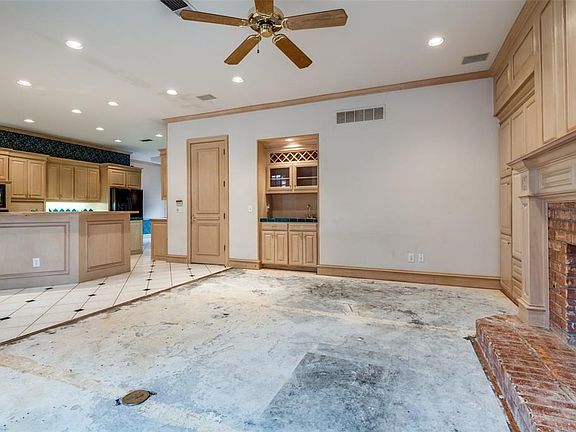 4th image of 5901 Porto Fino Dr