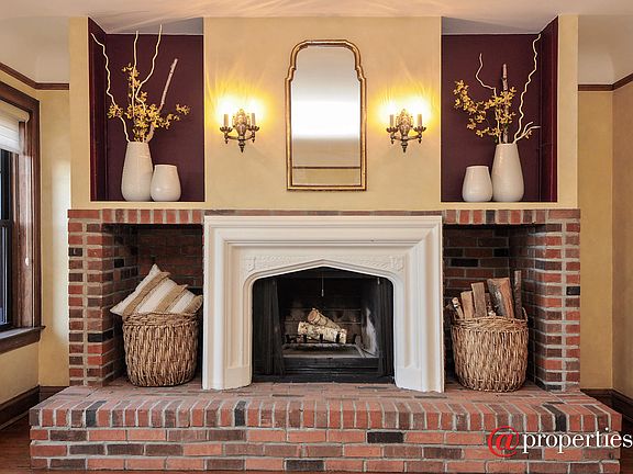 Living Room - Fireplace