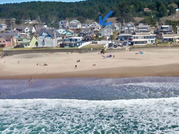 3rd image of 3257 SW Beach Ave