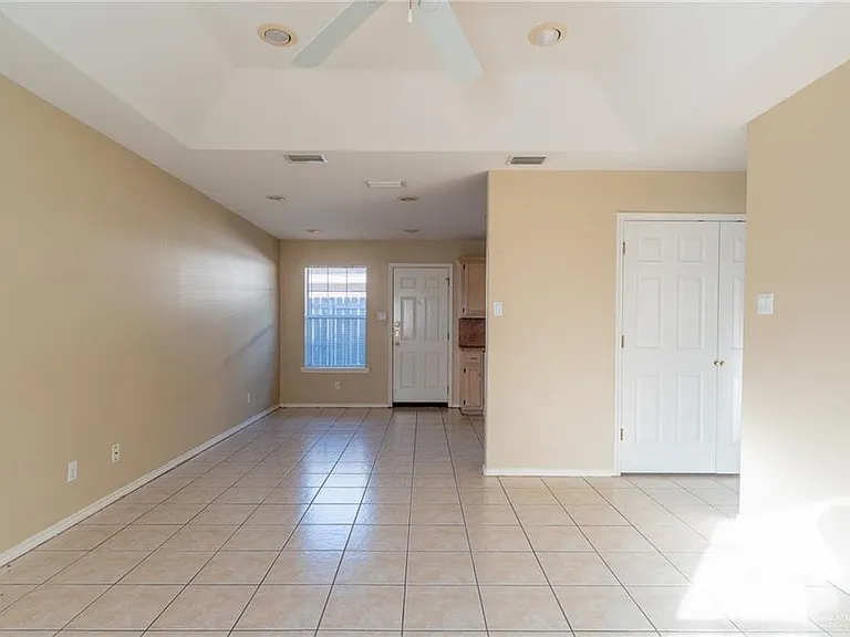 703 N Agate St #C — Photo 6