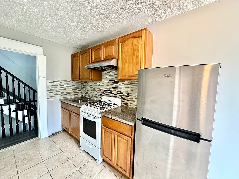 1407 N Franklin St #3