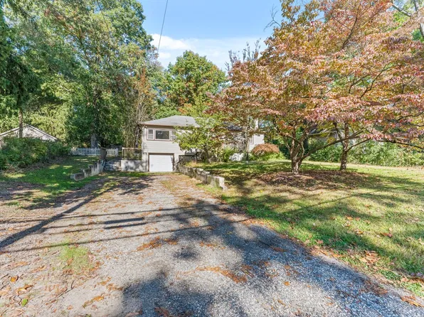 472 Freehold Rd, Jackson, NJ 08527