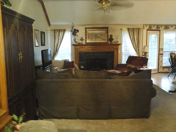 3rd image of 13129 Boxwood Ct