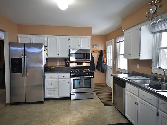 2nd image of 2656 6th Ave E