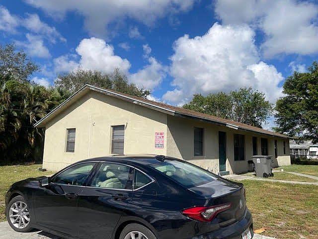 1st image of 4895 Badger Ave