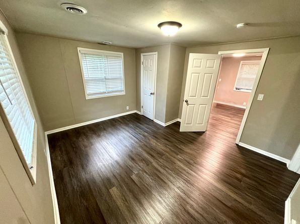 4400 NE 46th Ter #2W