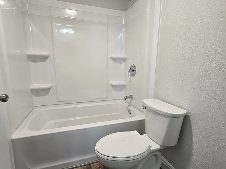 2875 Bay Ave — Photo 13