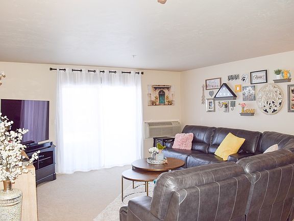3rd image of N25W24200 River Park Dr #314