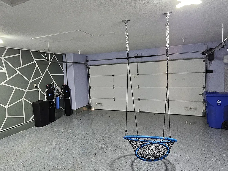 Garage.