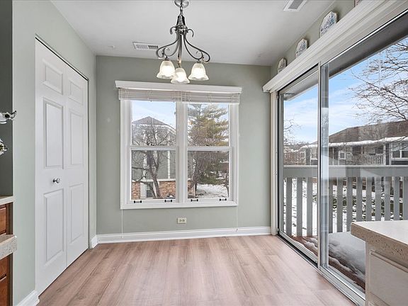 5th image of 226 Coventry Cir