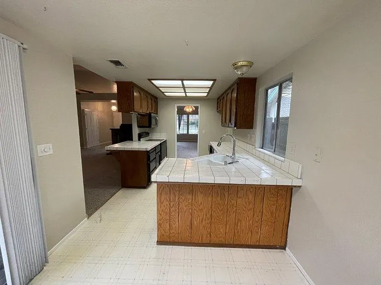 6505 Fuego Way — Photo 9
