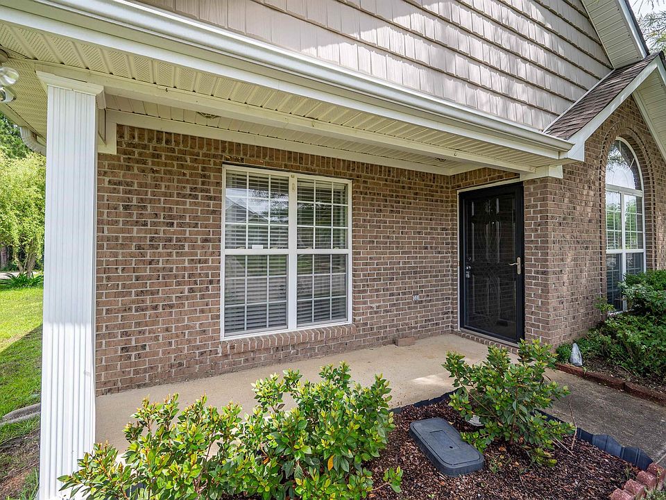 1st image of 257 Village Dr