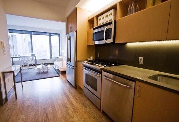 3rd image of 8 Spruce St #15F
