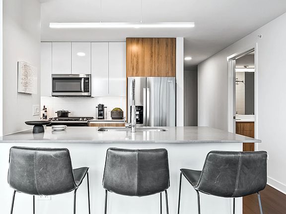 3rd image of 341 W Kinzie St #5107