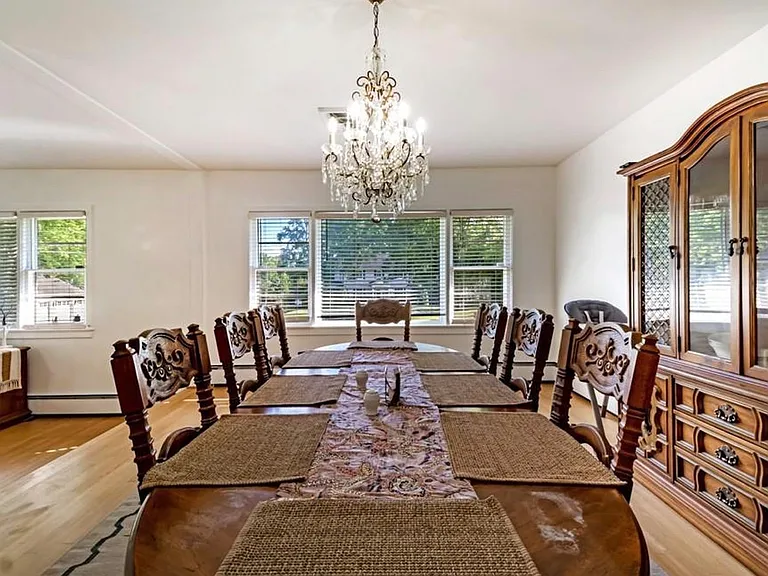 300 Edgedale Dr — Photo 43