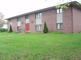 420 N 9th St APT 8, Beatrice, NE 68310