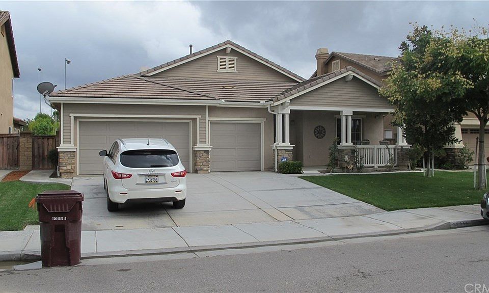 1st image of 37212 Edgemont Dr