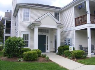 86 Overlook Dr, Stewartsville, NJ 08886